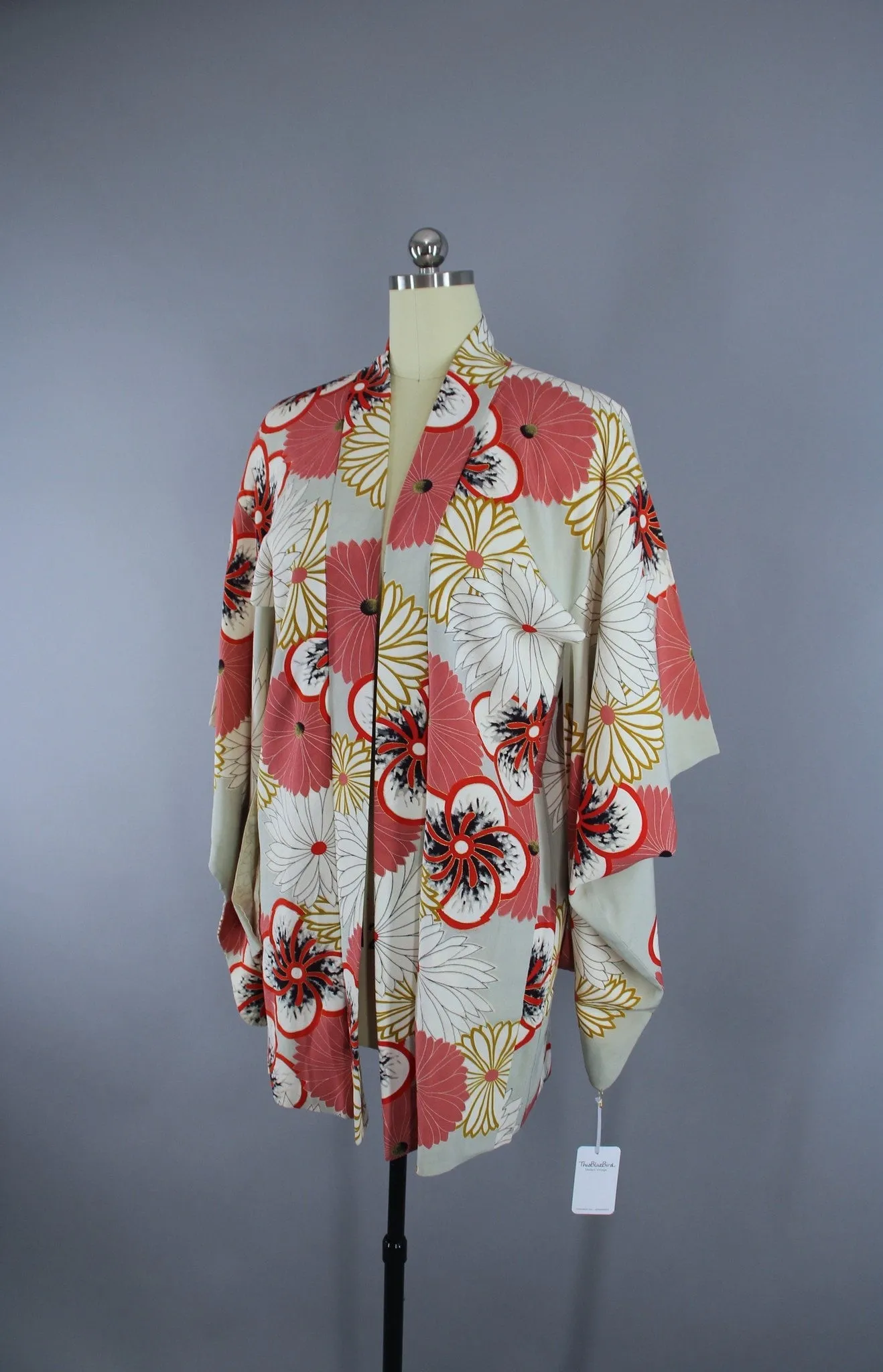 1930s Vintage Silk Haori Kimono Jacket Cardigan with Grey & Pink Floral Print