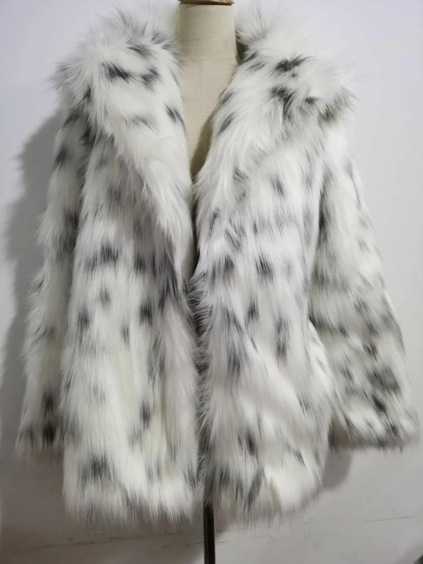 Boho Winter Coat, Fur Coat, Faux Fox Fur, Short White Leopard